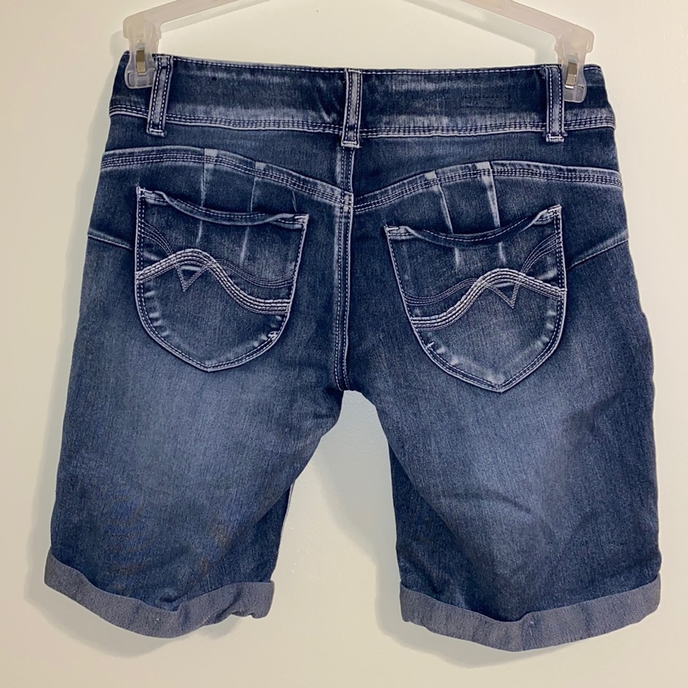 Capris! - Picture 4 of 5